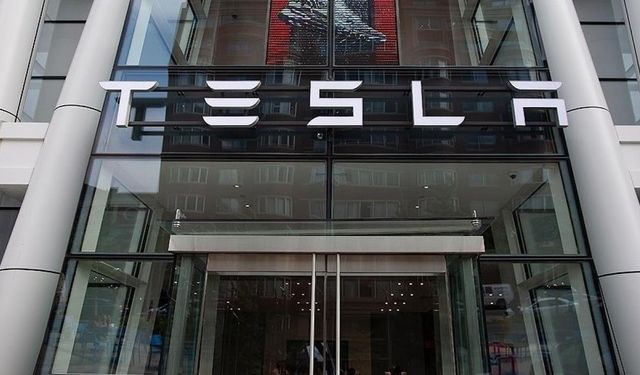 Tesla, giga fabrikasında çalışanlarını işten çıkarmayı planlıyor