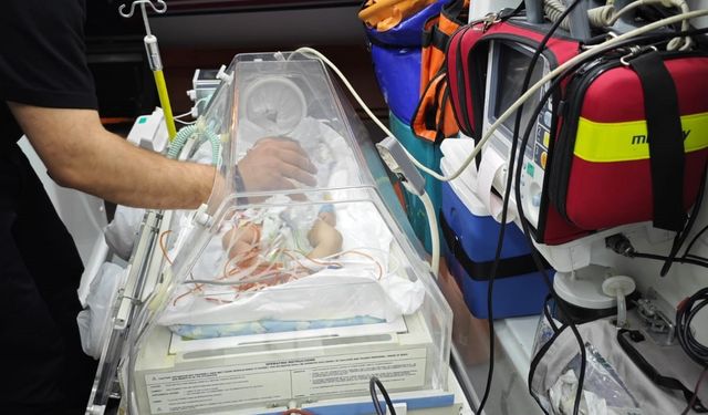 Van’da iki hasta bebek ambulans uçakla İstanbul’a sevk edildi!