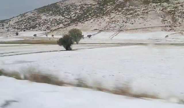 Van'ın yanı başındaki ilde Eylül ayında kar şoku!