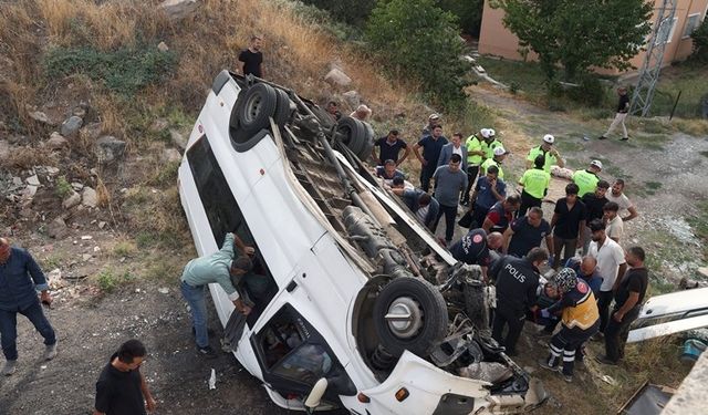 Minibüs devrildi: Çok sayıda işçi yaralandı!