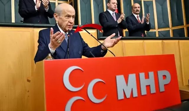 'Öcalan' için çağrıda bulunan Bahçeli'nin yakasındaki rozet dikkat çekti!