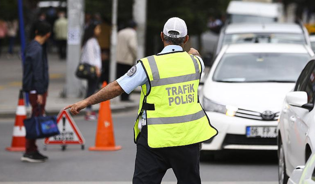 Trafik denetimleri devam ediyor! Bakan Yerlikaya son rakamı duyurdu…