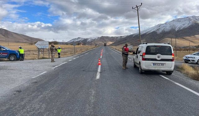 Van’da trafik kurallarını ihlal edenlere af yok: Yüzlerce araç trafikten men edildi!