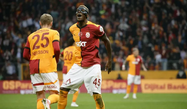 Osimhen duble yaptı! Galatasaray Samsunspor'u geçerek puan farkı açtı...