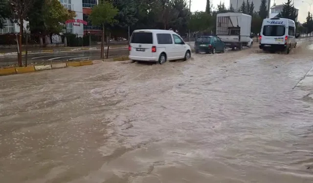 Sağanak sonrası su baskını