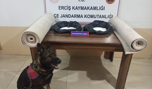 Van’da zahir tacirlerine darbe: Hassas burunlu narkotik köpek buldu!