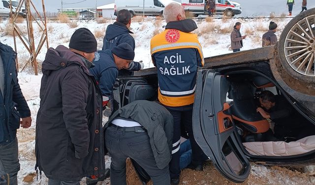 Van’da buz pistine dönen yolda otomobil takla attı: 1 kişi yaralandı!