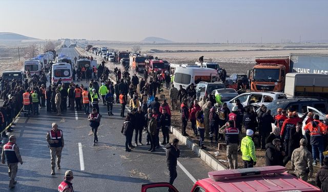 Van’da zincirleme trafik kazalarında can pazarı: Vali Balcı’dan kazalara ilişkin açıklama!