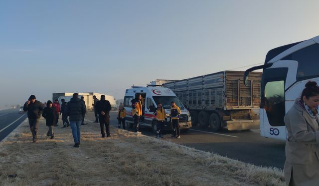 Van'da aynı noktada bir zincirleme trafik kazası daha! Çok sayıda yaralı var…