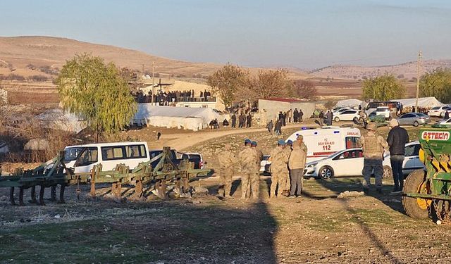 İki aile arasındaki 'arazi anlaşmazlığı' kavgasında taş ve sopalar havada uçtu: Çok sayıda yaralı var...