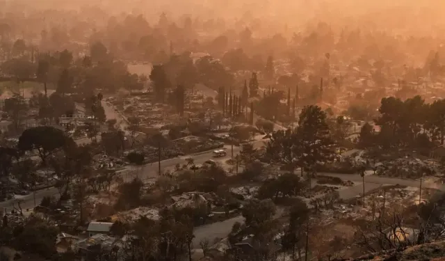 Hollywood yıldızı Los Angeles'taki orman yangınını Gazze'ye benzetti