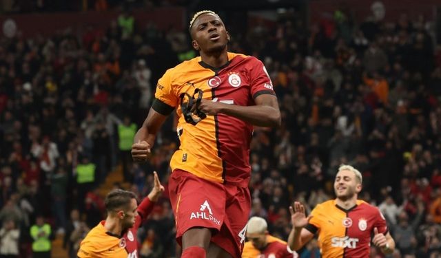 Victor Osimhen Galatasaray’da kalacak mı? Tüm dünyanın takip ettiği isim açıkladı!
