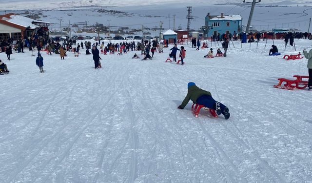 Van Abalı Kayak Merkezinde kar var, kayak merkezi kapalı! Nedeni belli oldu…