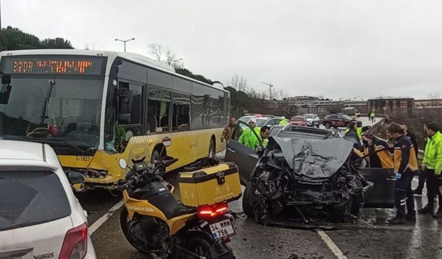 İstanbul’da feci kaza: 1 ölü, 4 yaralı