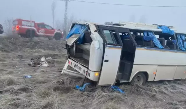 İşçi servisi devrildi: Çok sayıda yaralı var!