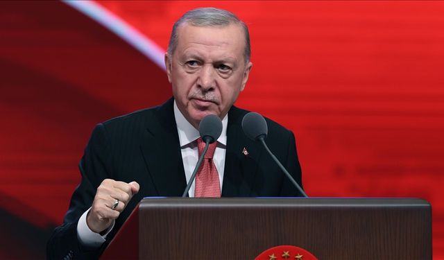 Cumhurbaşkanı Erdoğan'dan Özel'e kırmızı kart mesajı