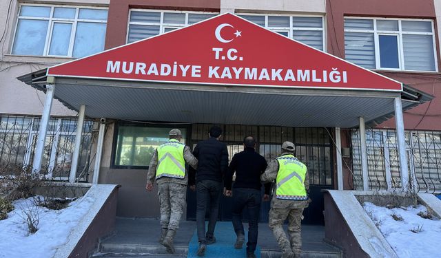 Van'da 4 göçmen, 2 organizatör yakalandı!