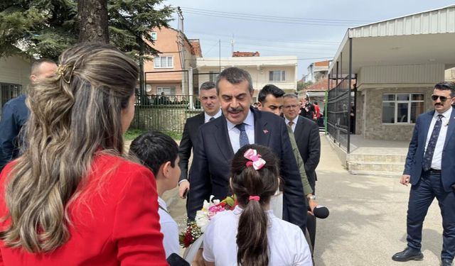 12 yıllık zorunlu eğitim kaldırılacak mı? Bakan Yusuf Tekin’den 4+4+4 sistemine ilişkin açıklama!