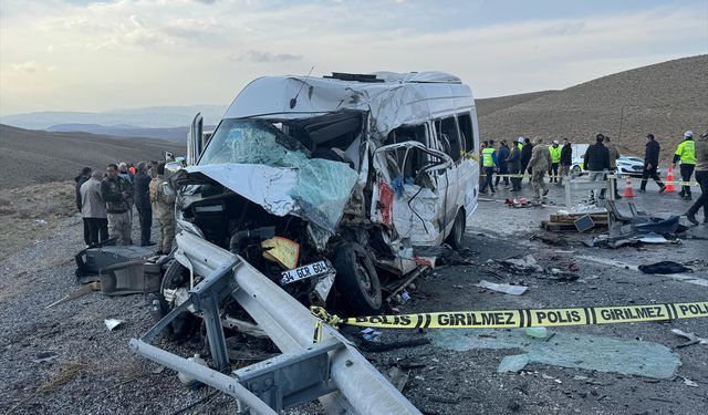 Van'daki feci kaza Türkiye gündeminde!
