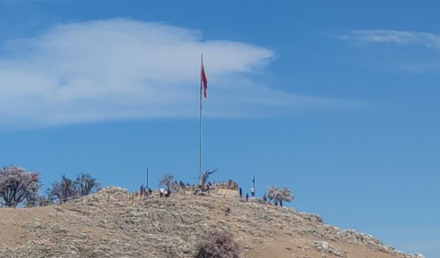 Van’da tarih ve doğa tek karede buluştu!
