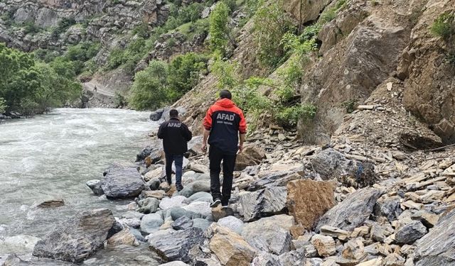 Hakkari'de derede kaybolan genci arama çalışmaları 7. gününde de sürdü
