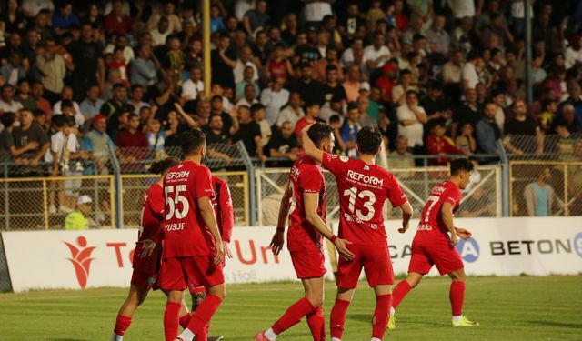 Van halkı galibiyet için kenetlendi: Haydi Vanspor, güldür yüzümüzü!