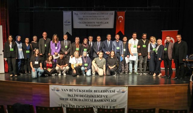 Van’da öğrenciler ‘Liseler Arası İklim Münazarası’nda fikirlerini savundu