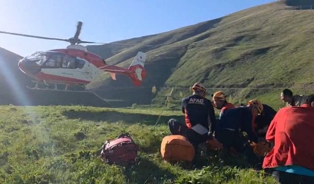 Van'da kayalıklarda mahsur kalan şahıs kurtarıldı