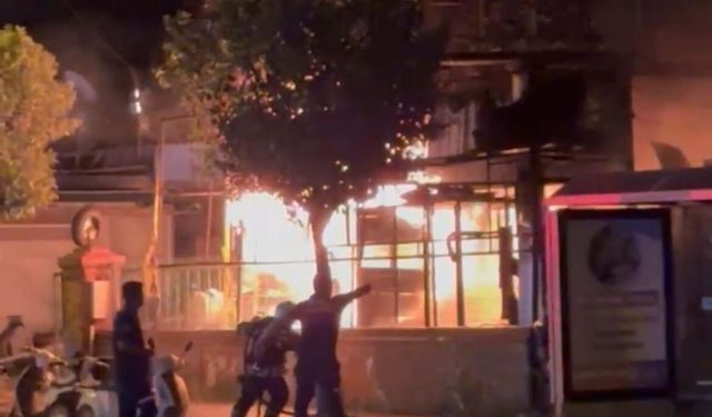 Oto tamir dükkanında yangın
