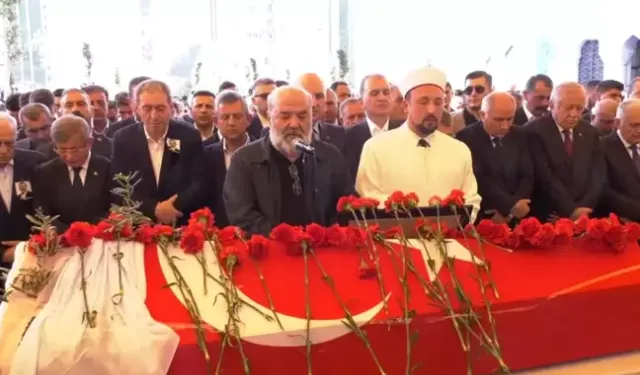 Cenazede Sırrı Süreyya Önder'in vasiyeti yerine getirildi
