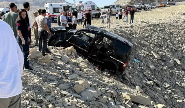 Kontrolden çıkan araç şarampole uçtu: Aynı aileden 3 kişi öldü, 3 kişi yaralandı!