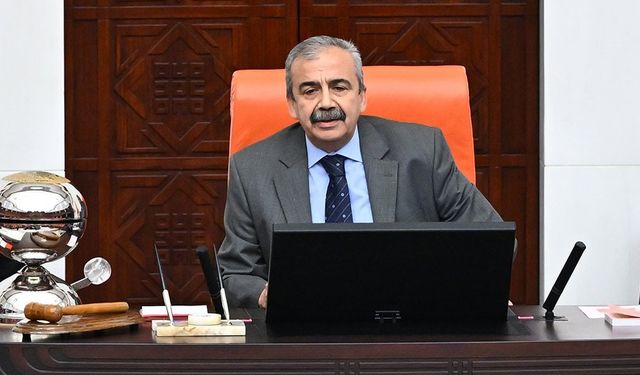 Van’dan Sırrı Süreyya Önder’e selam: Barışın sesi olmaya devam edeceğiz