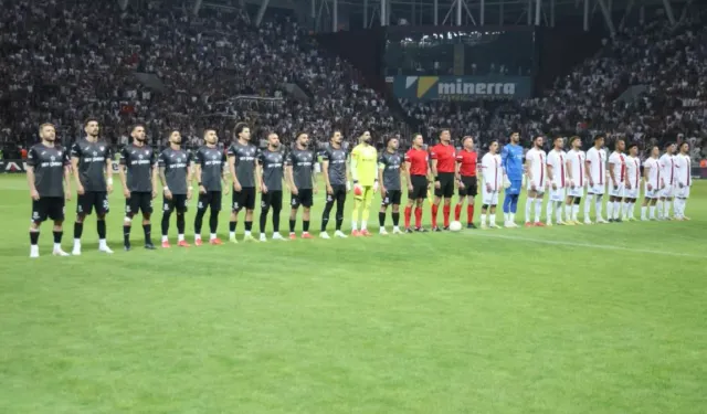 Elazığspor ve Vanspor maçında futbolcular el sıkışmadı!