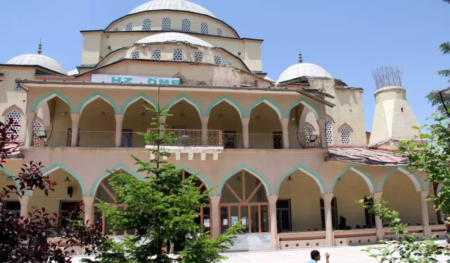 Van Hz. Ömer Camii yıkılıyor!