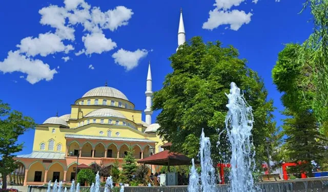 Van Hz. Ömer Camii’nin yıkım ve yapım takvimi açıklandı!