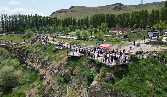 Van’ın en gözde noktalarından biri, akın akın turist çekiyor!