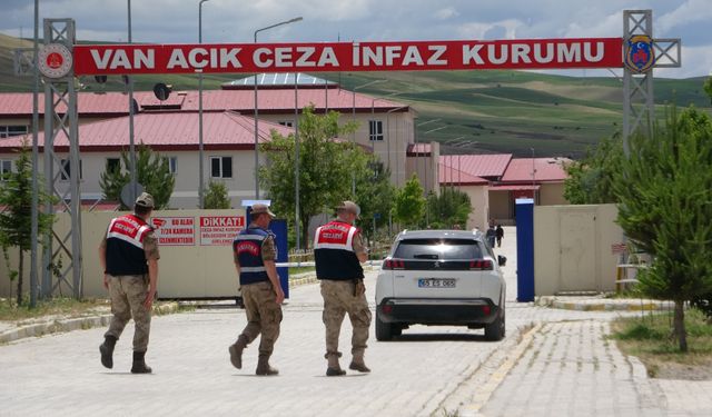 Van'daki cezaevlerinde tahliyeler başladı!