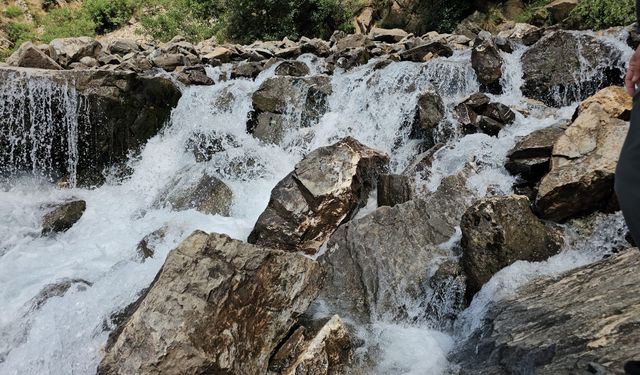 Van’ın turizmdeki gözdesine yoğun ilgi: Akın akın turist çekiyor!