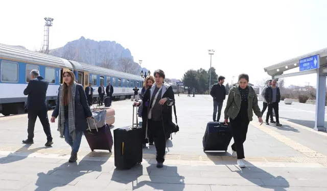 İsrail-İran savaşının gölgesinde Van-Tahran tren seferleri sürecek mi? Bakan Uraloğlu açıkladı!