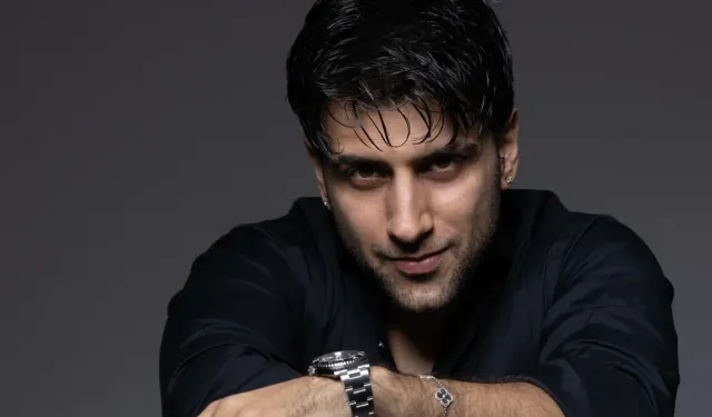 Hayranları sahneye para attı: Reynmen küplere bindi!