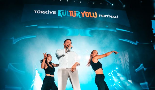 Sinan Akçıl, Van Kültür Yolu Festivaline damga vurdu!