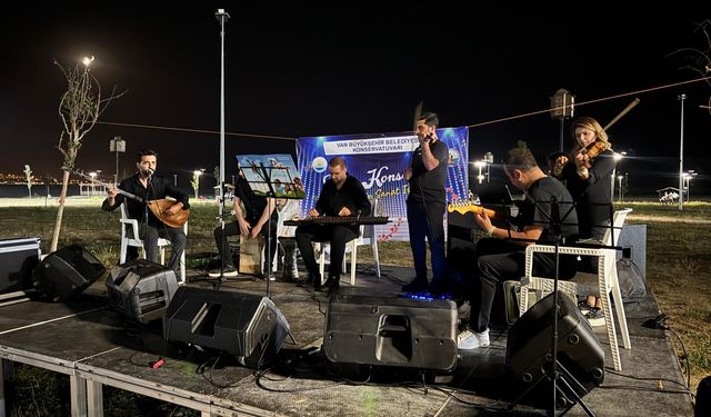 Van’da yaz konserlerine yoğun ilgi!