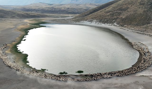 Van Gölü Havzasında yer alıyor, akın akın turis çekiyor: Nemrut Kalderası’nda görsel şölen!