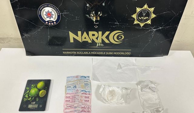 Van’da uyuşturucu satıcılarına operasyon: 55 kişi yakalandı!