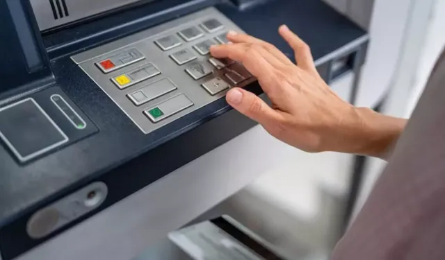 ATM'lerde bir devir kapanıyor: Artık bu işlemler yapılamayacak!