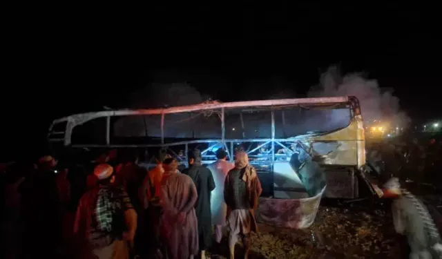 Göçmenleri taşıyan otobüs kaza yaptı: 71 kişi öldü!