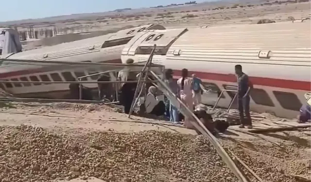 Tren kazası: 3 ölü, 103 yaralı