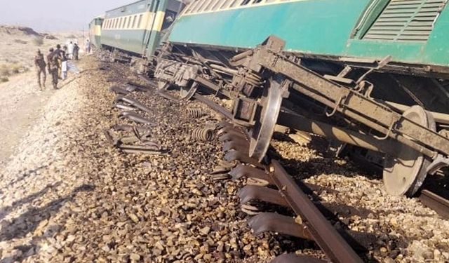 Tren kazası: 1 ölü, 33 yaralı