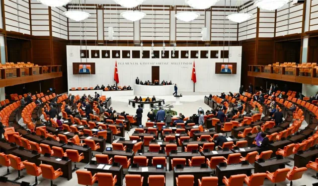 Mecliste siyasi partilerin Milletvekili sayıları değişti: İşte yeni sandalye dağılımı