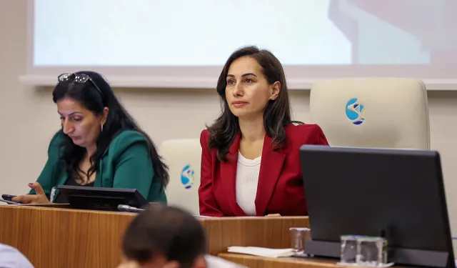 CHP'de yaprak dökümü: Bir isim daha CHP'den istifa etti!